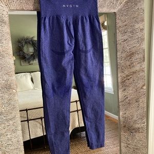 NVGTN contour leggings.